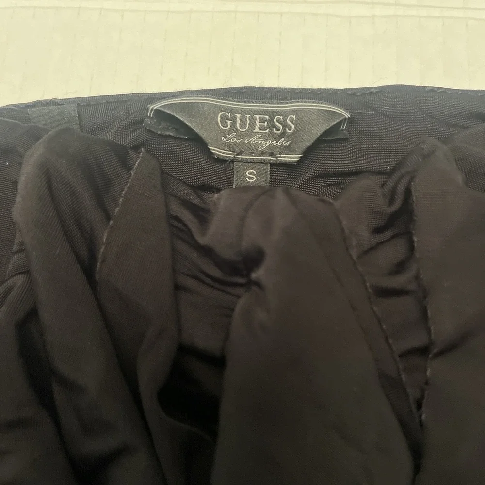GUESS sleeveless Black Top Ruffle Front Women's Small Stylish Elegant Stretchy - Picture 5 of 8